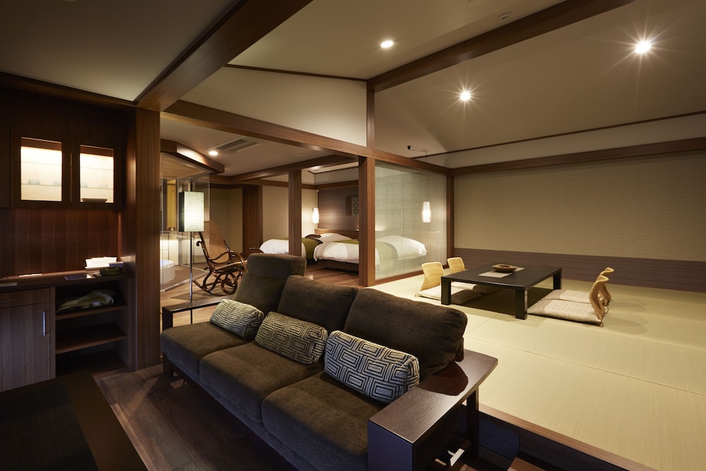 新館 ジェットバス露天風呂付 プレミアム和スイート 客室1 | 松田屋ホテル