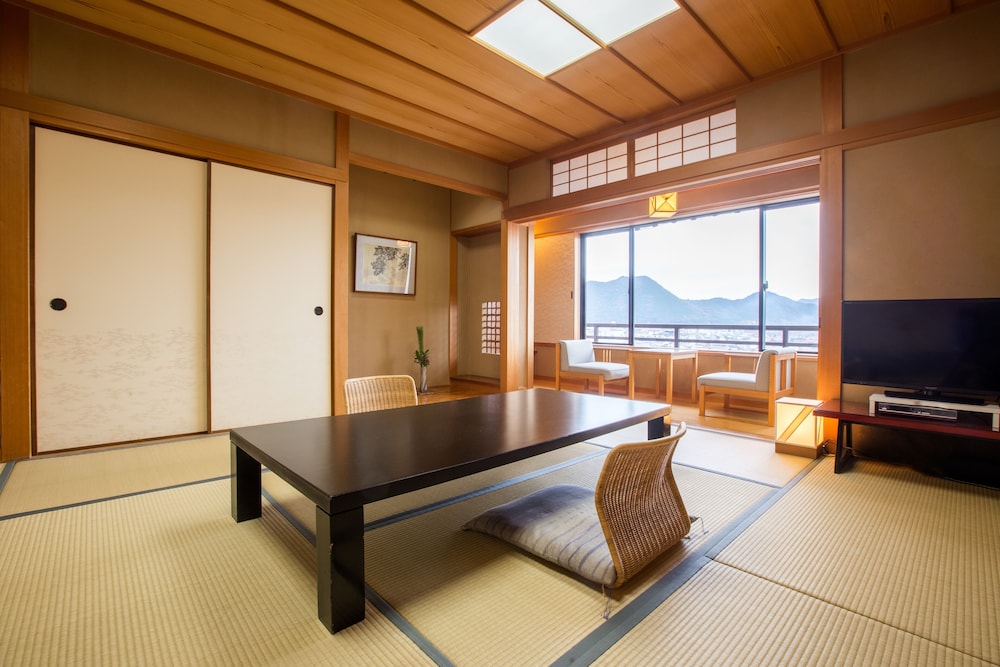 新館 10畳 和室 | 松田屋ホテル