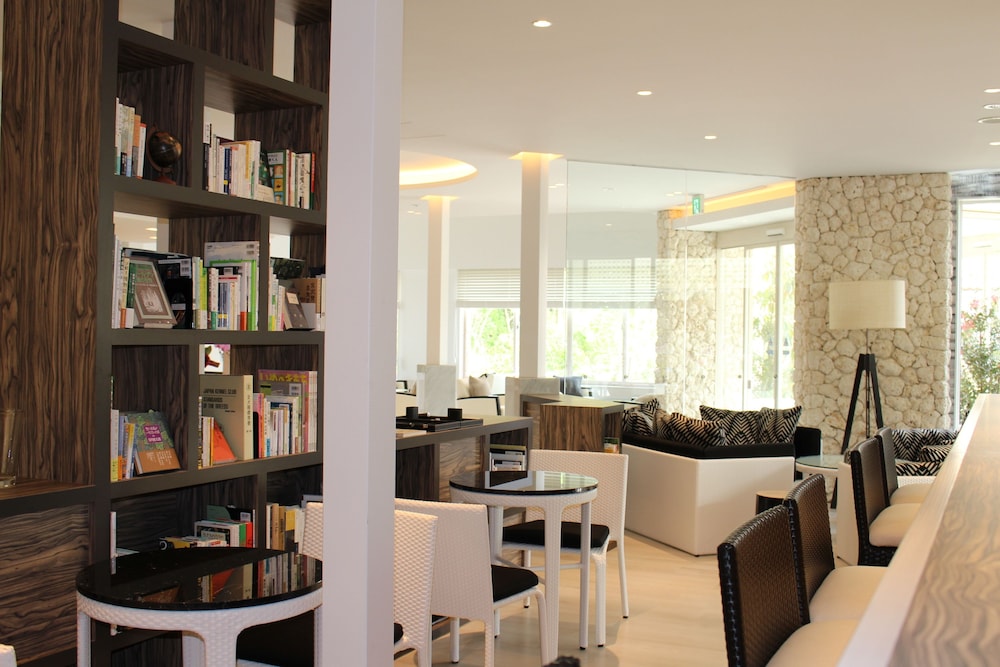 ロビーラウンジ1 | 小谷流の里 ドギーズアイランド