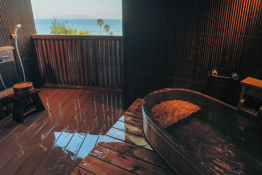 コンフォート ダブルまたはツインルーム パーシャルシービュー | 湯花 満開