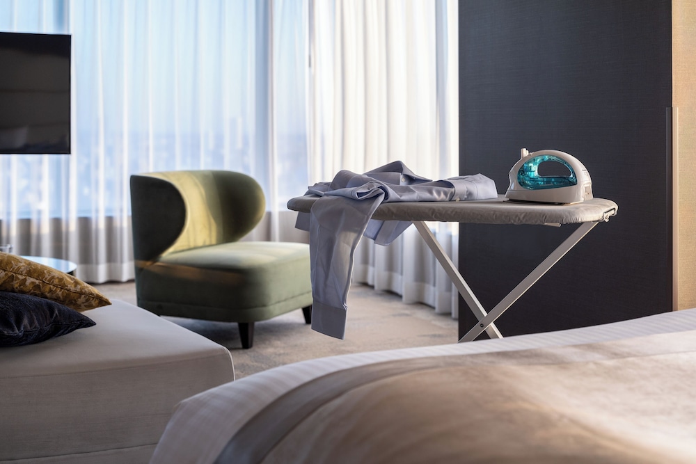 ジュニアスイートツイン (禁煙) 客室1 | 三井ガーデンホテル名古屋プレミア