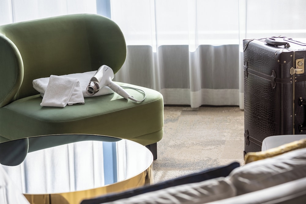 ジュニアスイートツイン (禁煙) 客室2 | 三井ガーデンホテル名古屋プレミア