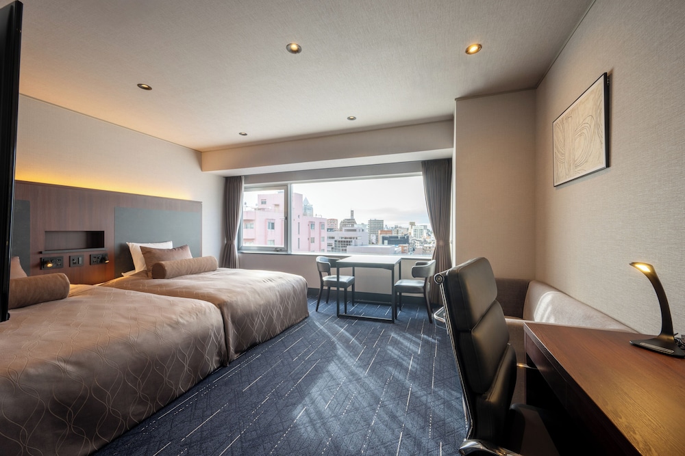 ラグジュアリー ツインルーム ダブルベッド 2 台 禁煙 | 新潟グランドホテル