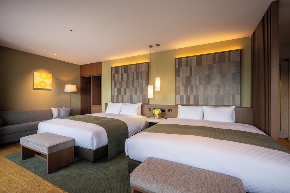 グランド スイート ベッド (複数台) 禁煙 リバービュー 客室1 | 新潟グランドホテル