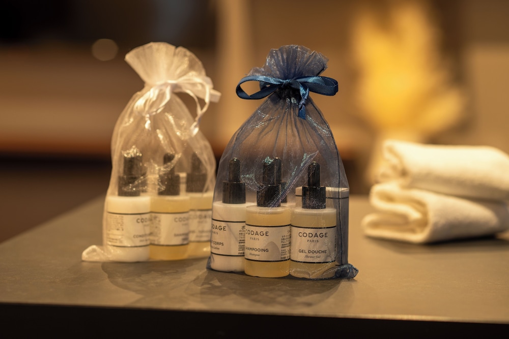 ラグジュアリー ツインルーム ダブルベッド 2 台 禁煙 客室の設備とサービス0 | 新潟グランドホテル