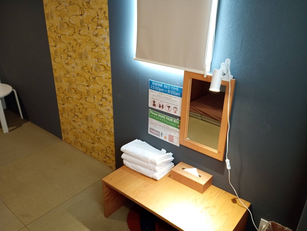 ツインルーム 共用バスルーム (チェックイン午後10時まで) 客室4 | ジェイホッパーズ大阪ユニバーサル