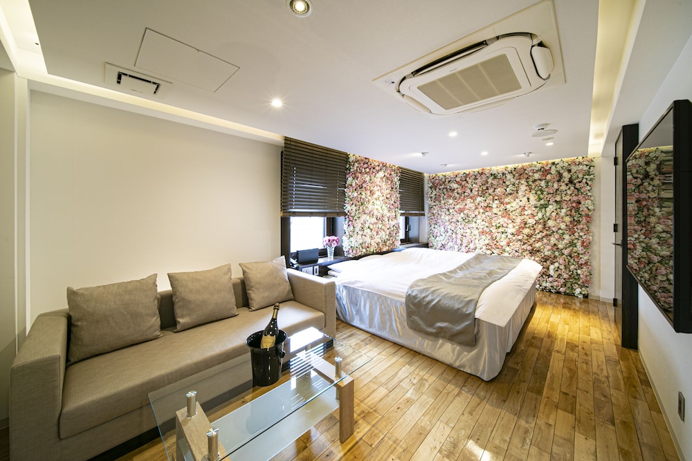 アーティストルーム711 | ホテル ザ グランデ心斎橋