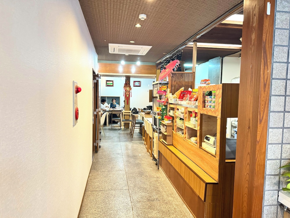 和室ルーム リビング エリア1 | 大阪ゲストハウス桜