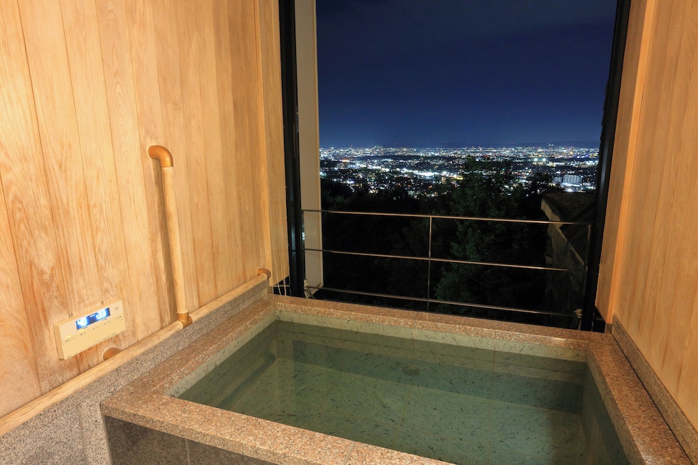 展望風呂付特別室 -花水木- バスルーム0 | 山荘 風の杜