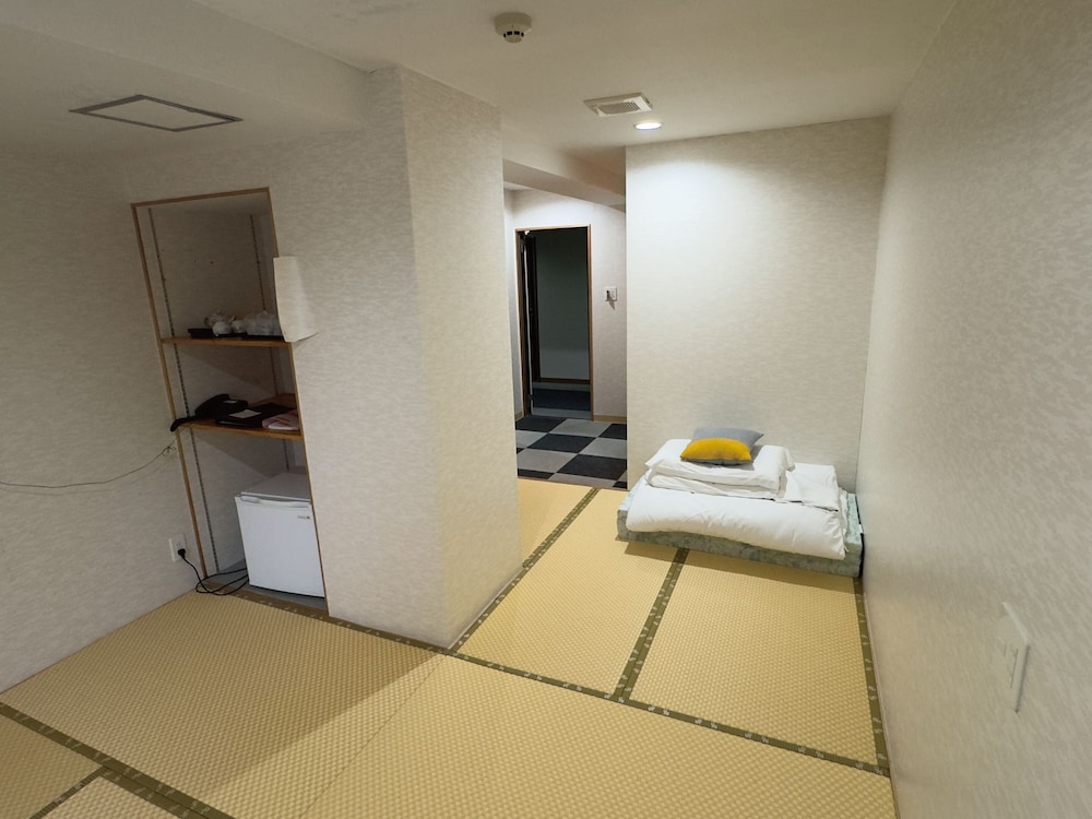 和室 (5名定員) 禁煙 客室2 | ビクトリアホテル