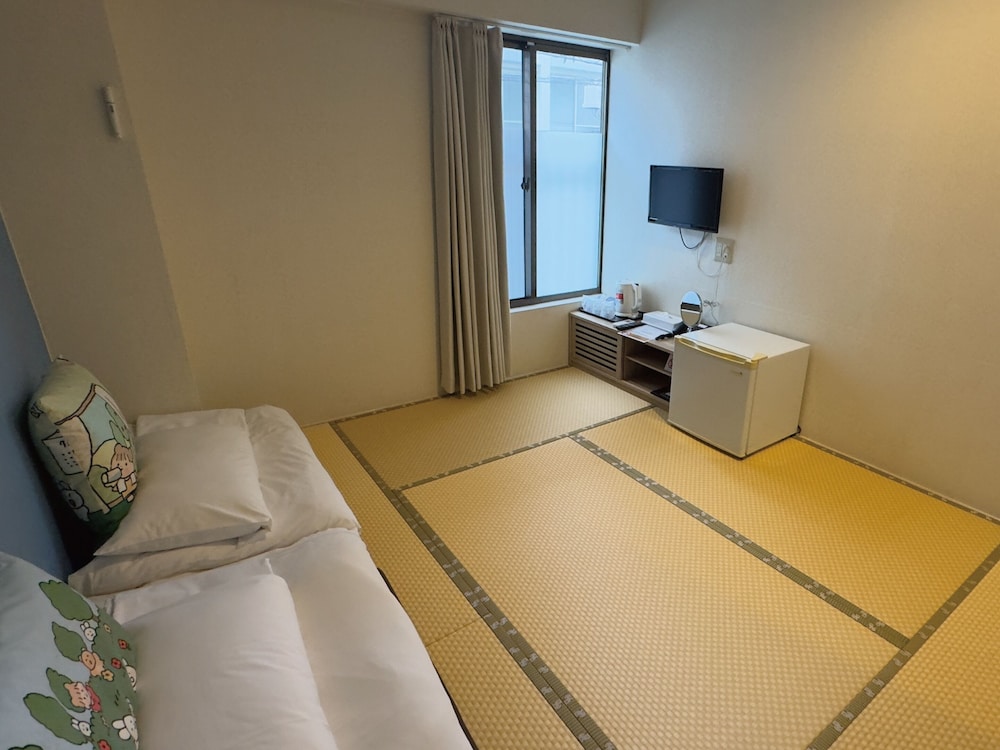 和室 (3名定員) 禁煙 客室6 | ビクトリアホテル