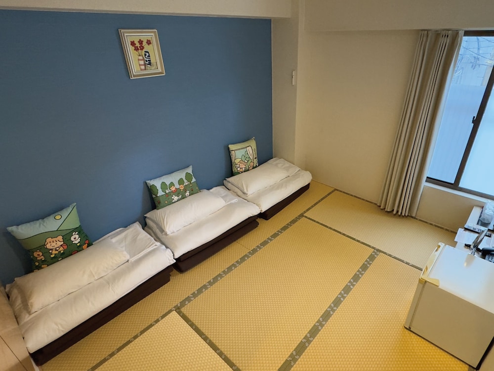 和室 (3名定員) 禁煙 客室2 | ビクトリアホテル