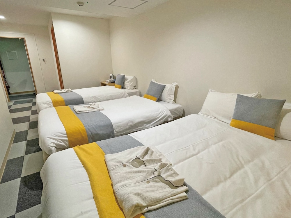 トリプルルーム 客室2 | ビクトリアホテル