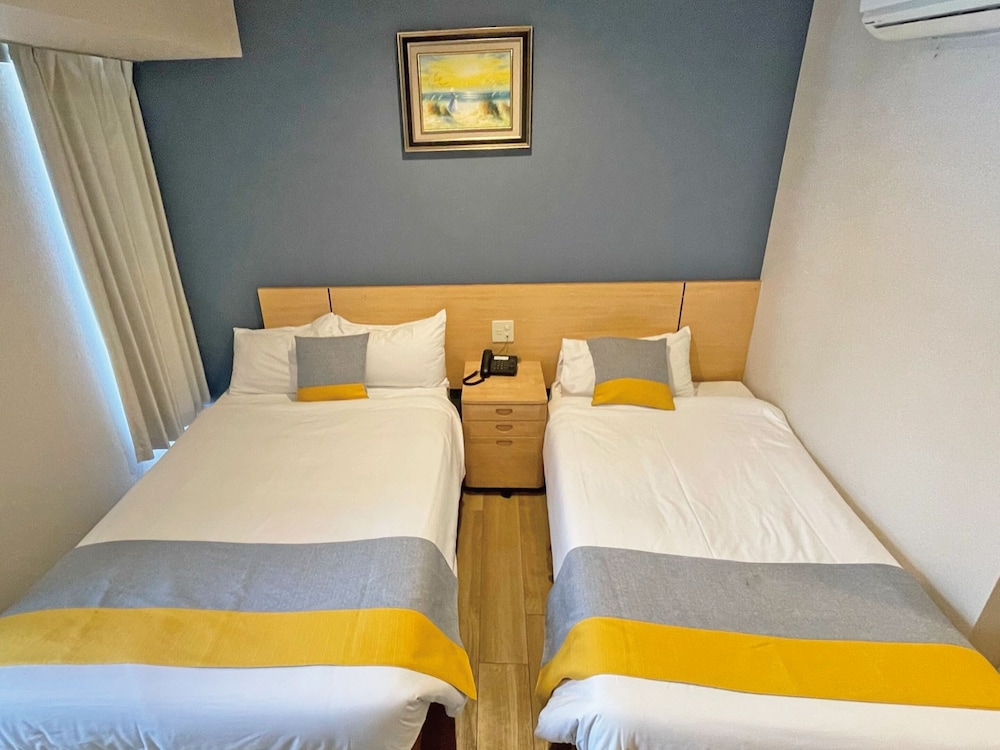 ツインルーム (セミダブル + シングル) 禁煙 客室1 | ビクトリアホテル