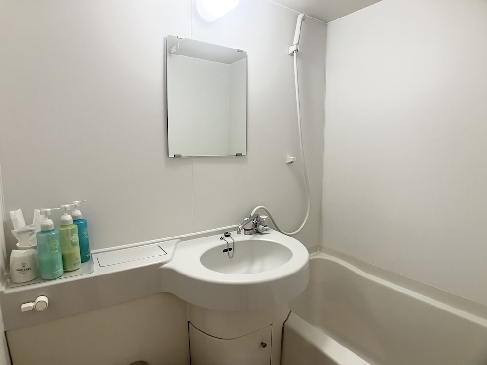 和室 (5名定員) 禁煙 バスルーム1 | ビクトリアホテル