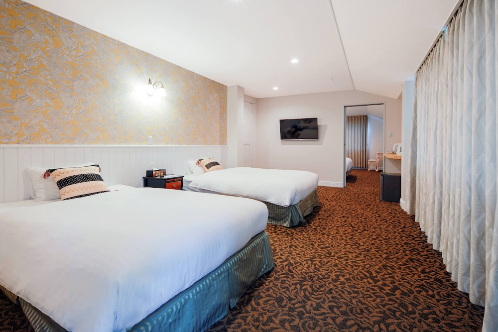 デラックス ファミリールーム 2F | Hotel WELLIES