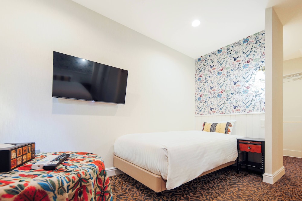 スタンダード トリプルルーム 1F 客室3 | Hotel WELLIES