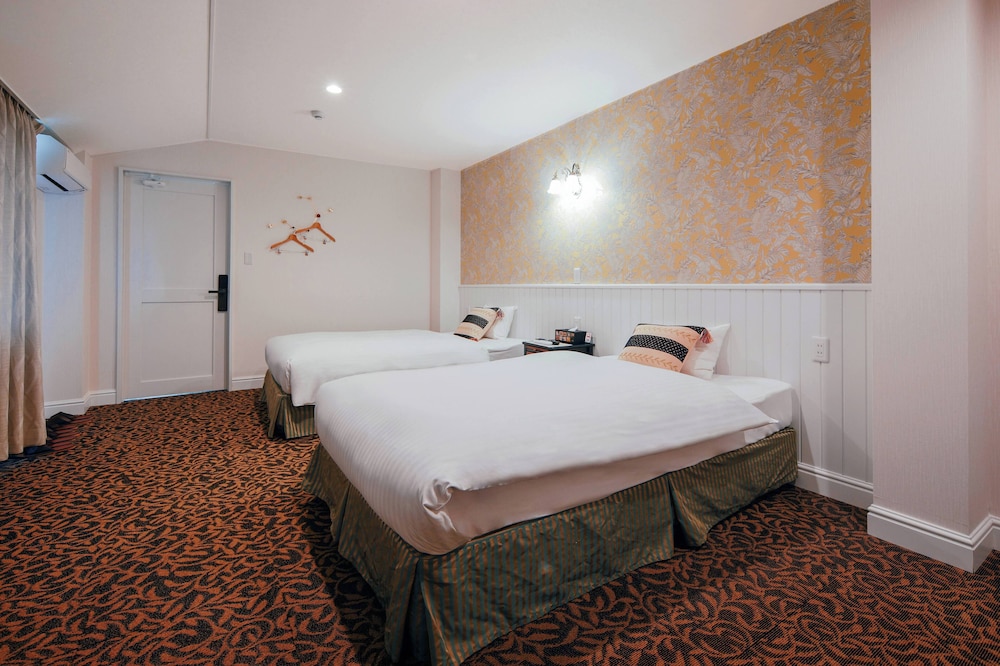 デラックス ファミリールーム 2F 客室1 | Hotel WELLIES