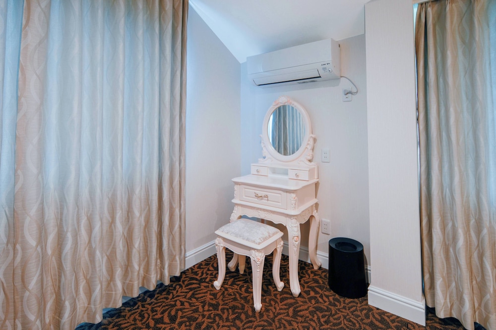 デラックス ファミリールーム 2F 客室10 | Hotel WELLIES