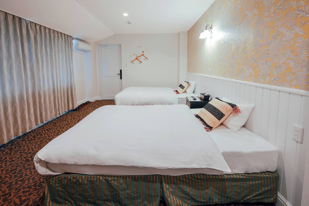 デラックス ファミリールーム 2F 客室8 | Hotel WELLIES