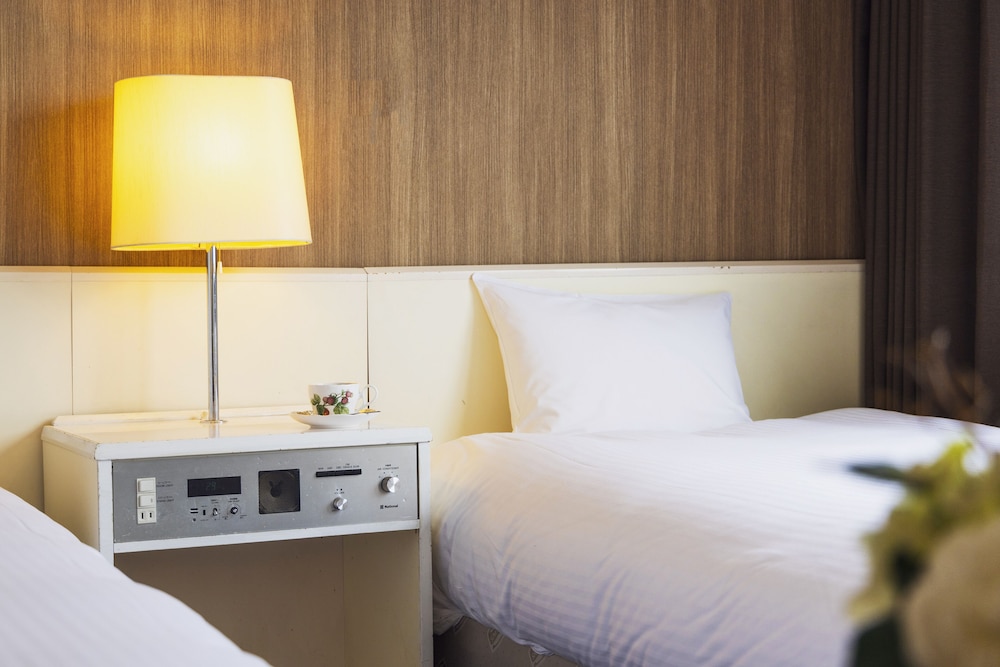 [喫煙] ツインルーム バス/トイレ付 客室4 | シティホテル エアポートインプリンス