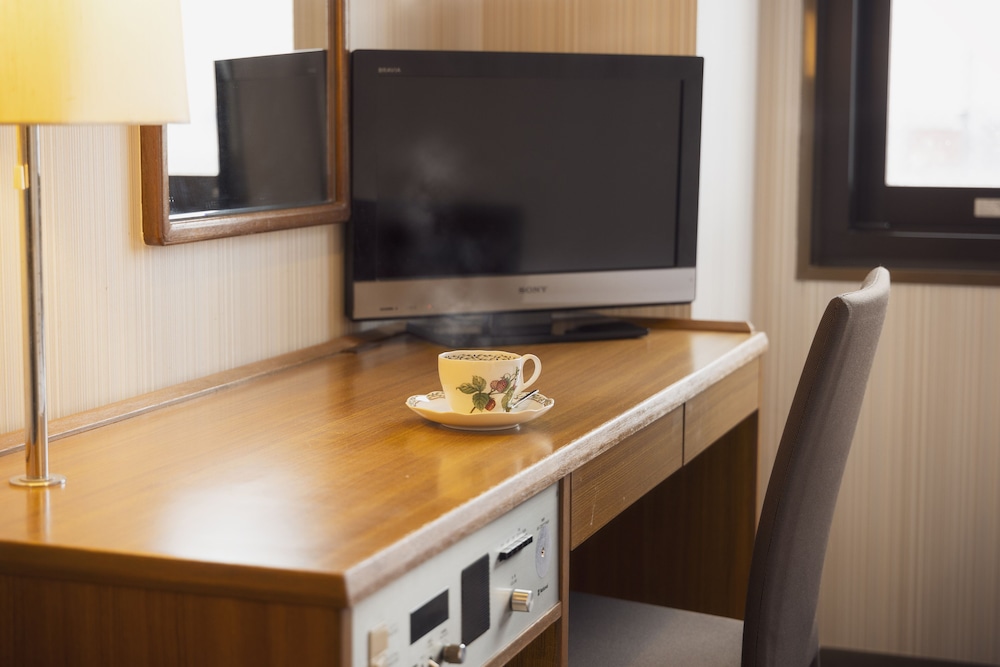 [禁煙] セミダブルルーム バス/トイレ付 客室2 | シティホテル エアポートインプリンス