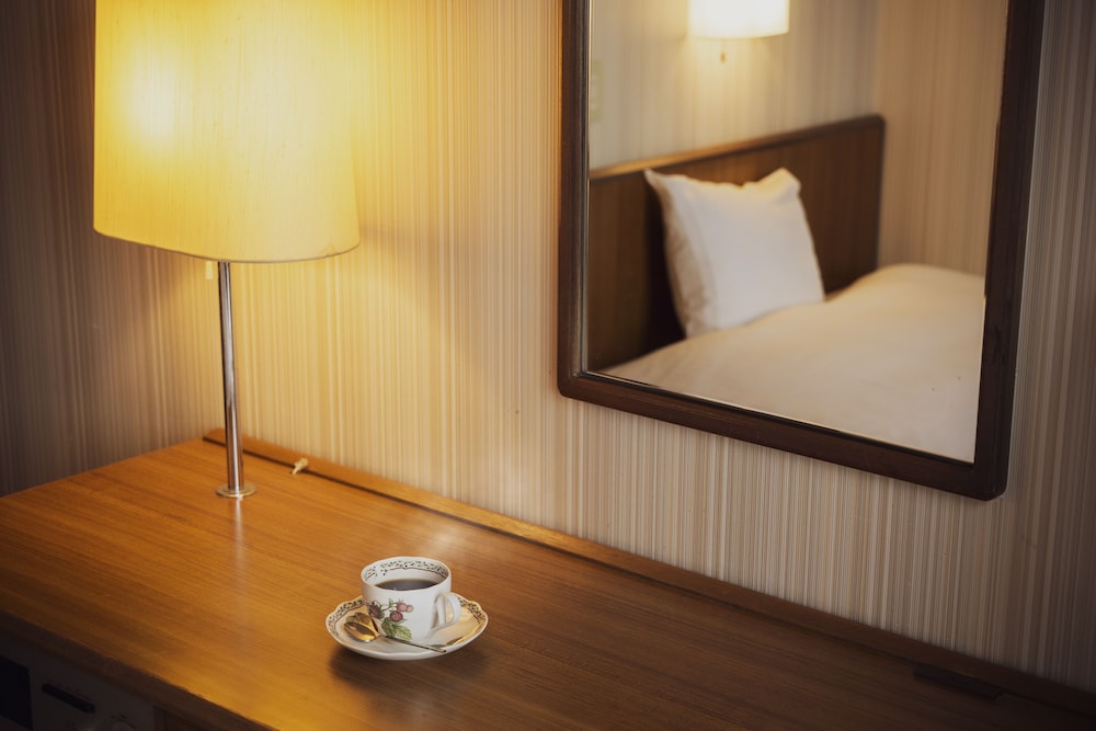 [禁煙] セミダブルルーム バス/トイレ付 客室1 | シティホテル エアポートインプリンス