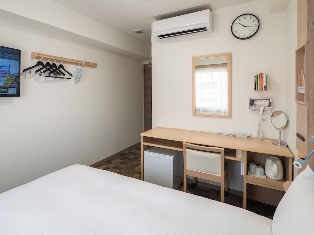 エコノミーダブル 喫煙可 (電子タバコ専用) 客室1 | 東横 INN 名古屋駅桜通口新館