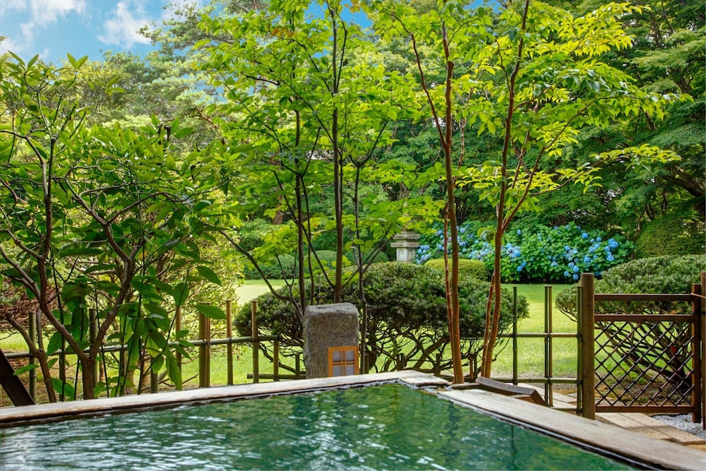 庭園露天風呂付和モダン各室 客室1 | 那須温泉 山楽