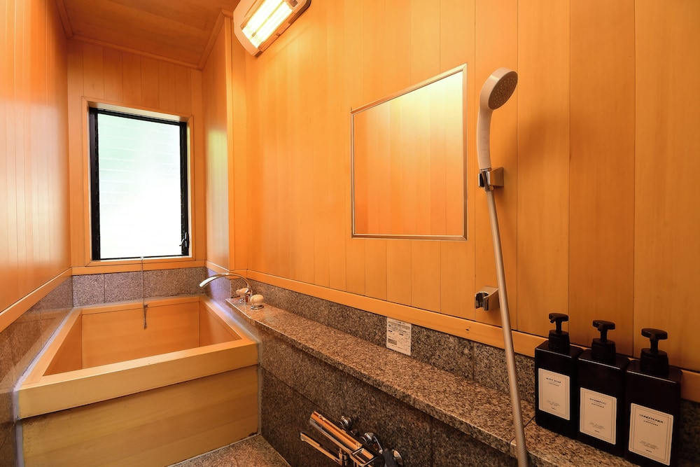 スーペリア スイート 禁煙 ガーデンビュー バスルーム0 | 総持院