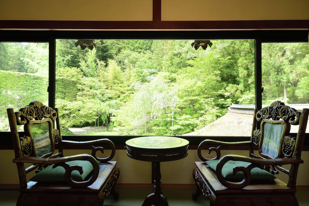 デラックス ルーム 禁煙 ガーデンビュー 客室1 | 総持院