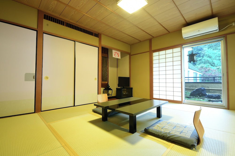 スーペリア ルーム 禁煙 ガーデンビュー 客室4 | 総持院