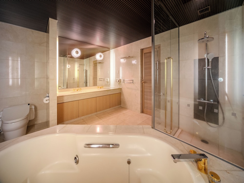 デラックスファミリールーム (禁煙) バスルーム0 | 蓼科レイクリゾート(旧:AMBIENT蓼科ホテル)