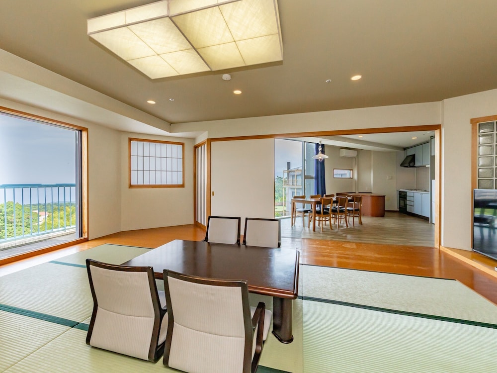 [最上階オーシャンビュー] デラックス和洋室 (禁煙) 客室2 | ほったらかしの宿 ゆうふり伊豆高原