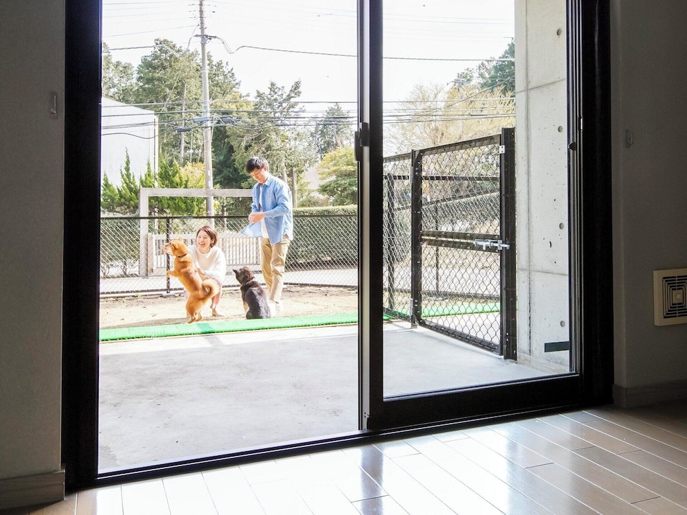 【天然温泉・プライベートドッグラン付】コテージ2DK(喫煙) | 伊豆高原わんわんパラダイスホテル＆コテージ