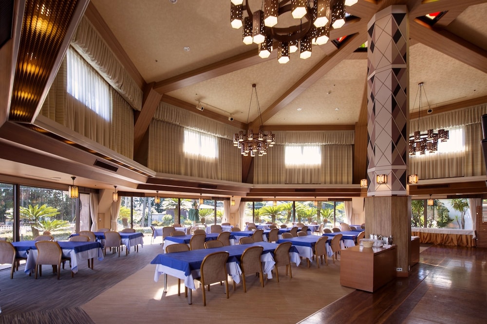 レストラン1 | 伊豆高原わんわんパラダイスホテル & コテージ