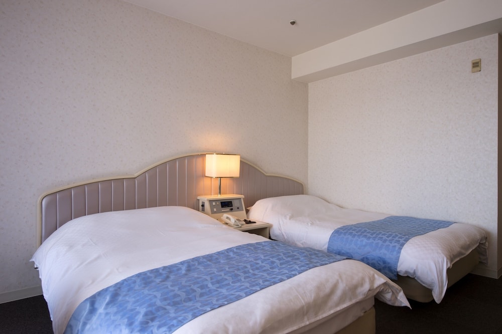 スタンダードツイン[禁煙] 客室1 | 伊豆高原わんわんパラダイスホテル & コテージ