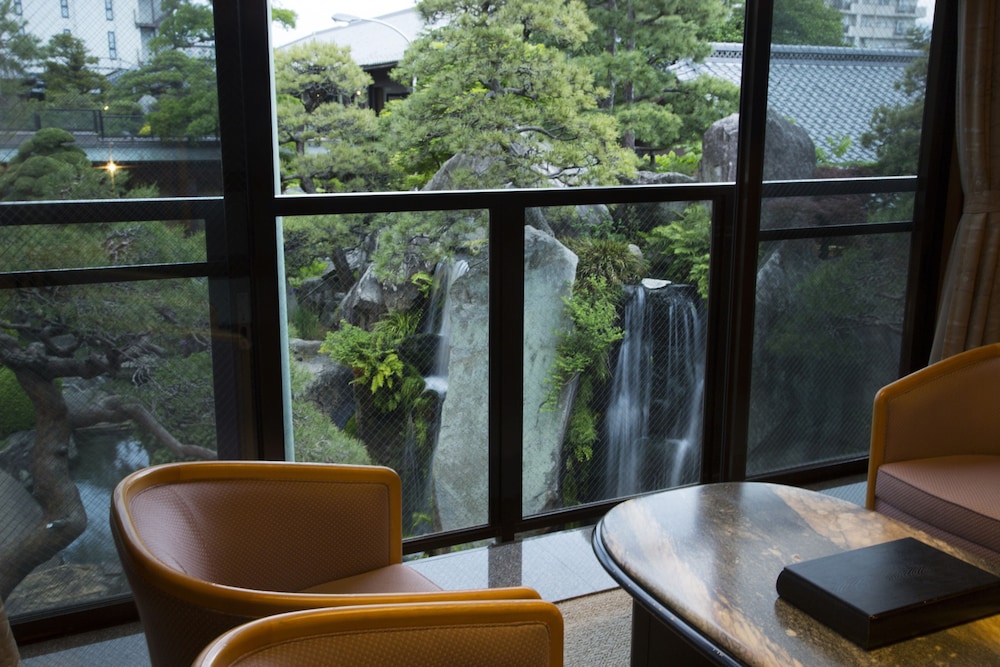 和室　スタンダードルーム　庭園側(一名利用不可) 部屋からの景観0 | 銘石の宿 かげつ