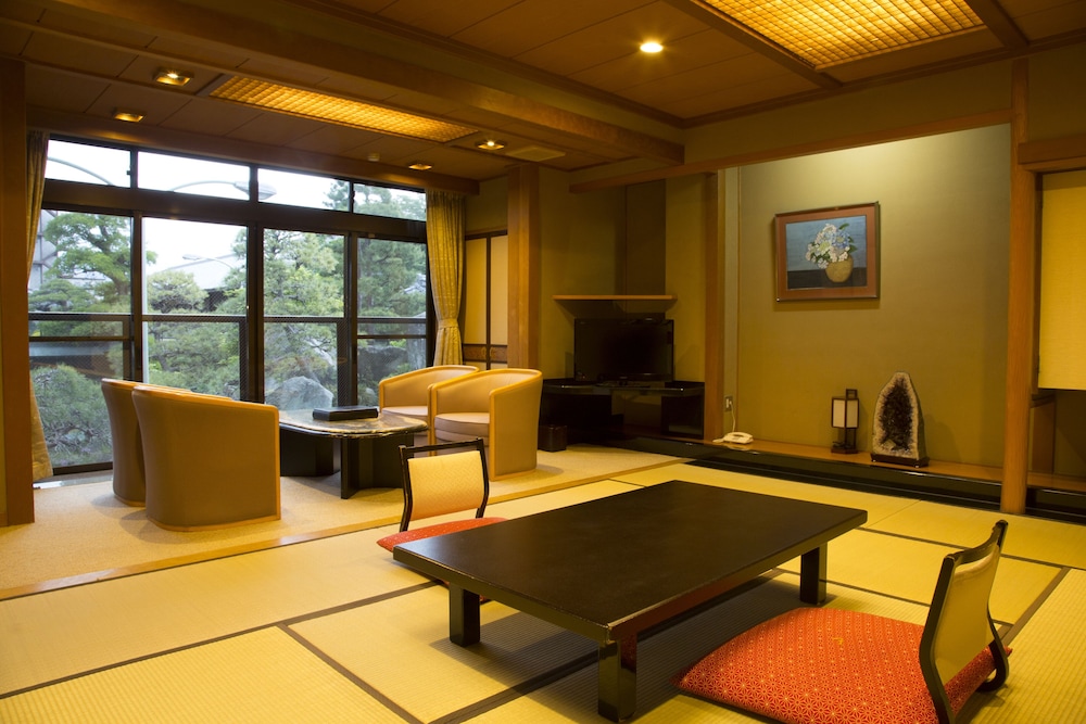 和室　スタンダードルーム　庭園側(一名利用不可) 客室2 | 銘石の宿 かげつ
