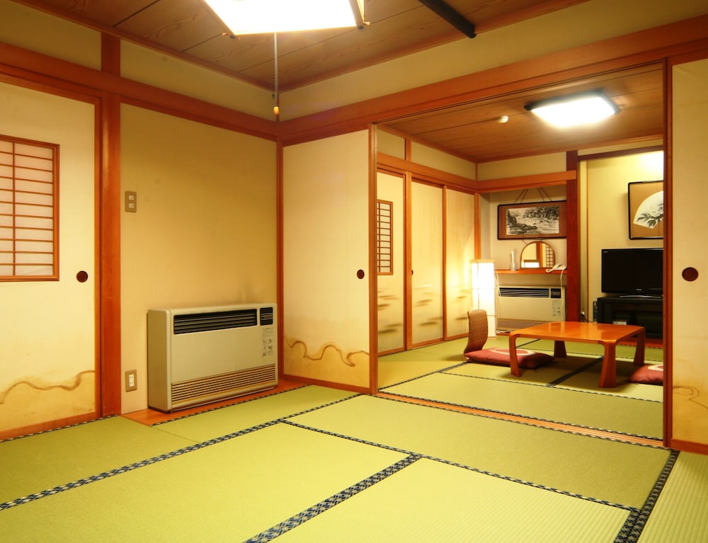 和室2間（バス・トイレ付） 客室1 | ホテルおもだか