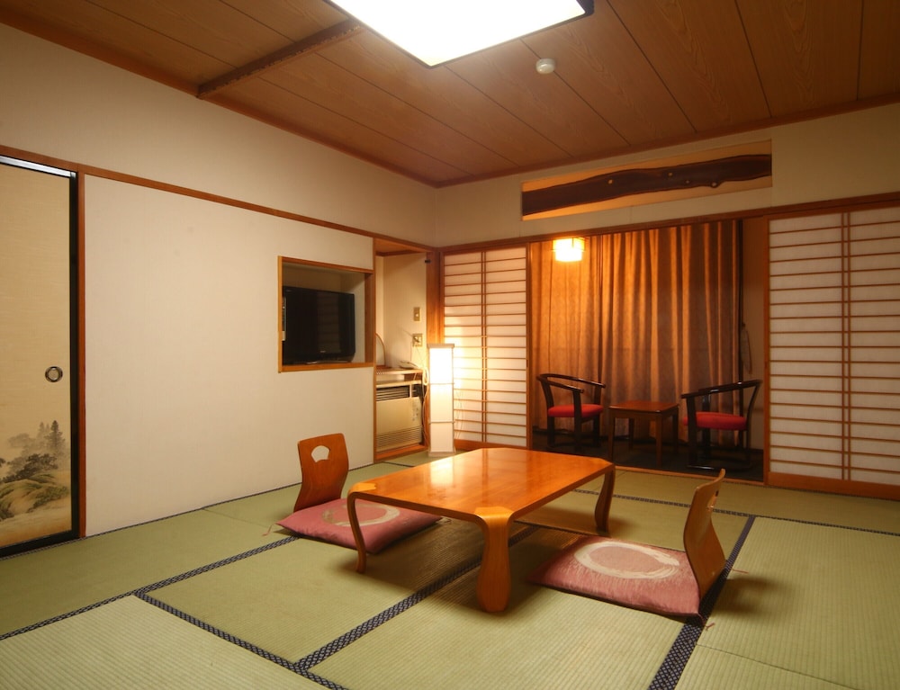 和室（バス・トイレ付） | ホテルおもだか