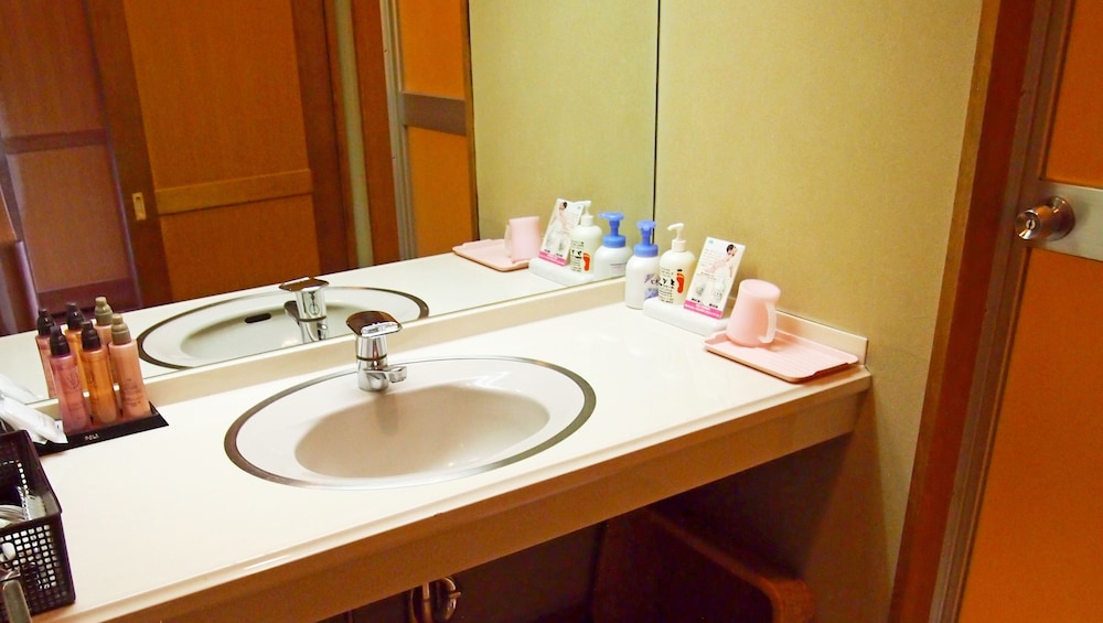 和室 15畳 (掘りごたつ付き) 客室の設備とサービス0 | 石和びゅーほてる