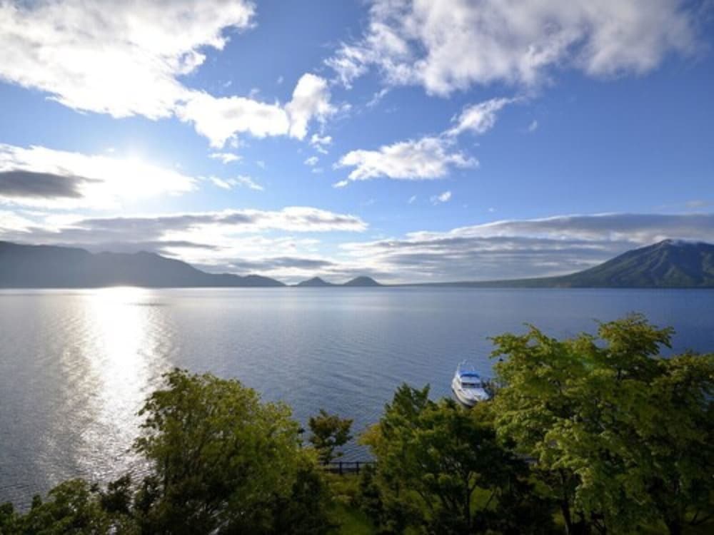 和室 (湖水側) 禁煙 レイク ビュー0 | 奥札幌の秘湯 湖畔の宿支笏湖 丸駒温泉旅館