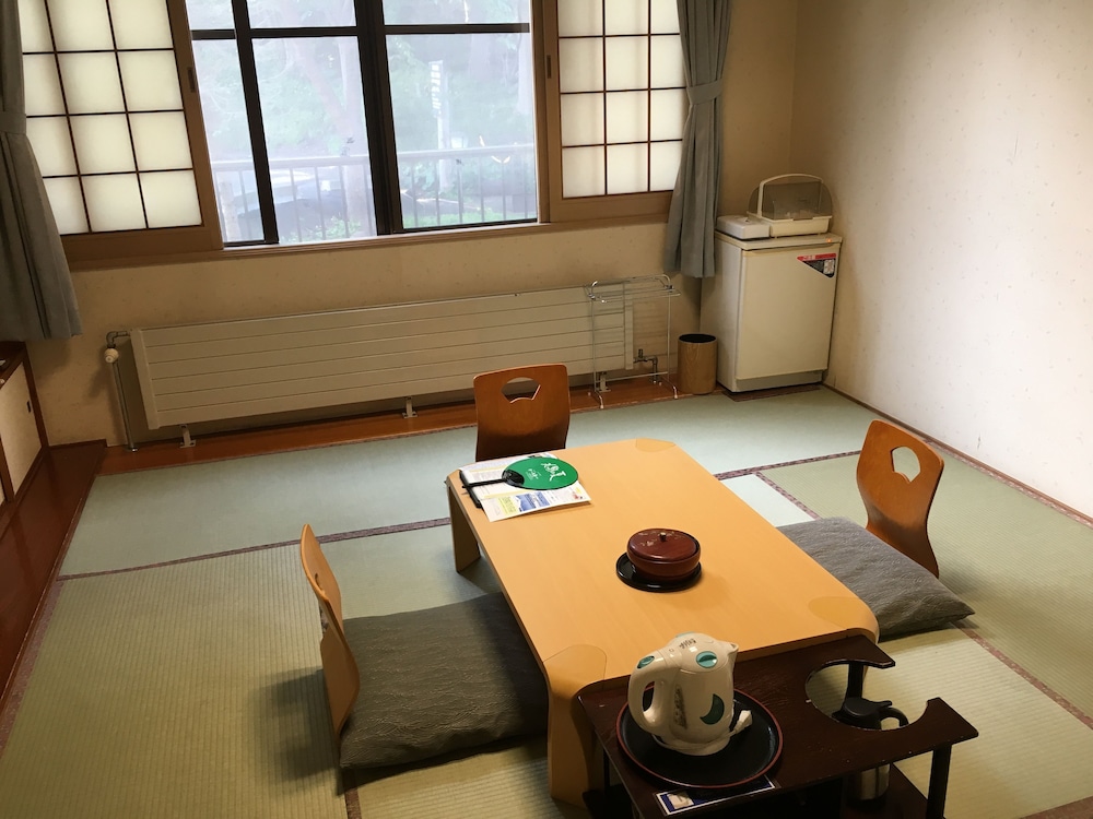客室1 | 奥札幌の秘湯 湖畔の宿支笏湖 丸駒温泉旅館 客室1 | 奥札幌の秘湯 湖畔の宿支笏湖 丸駒温泉旅館