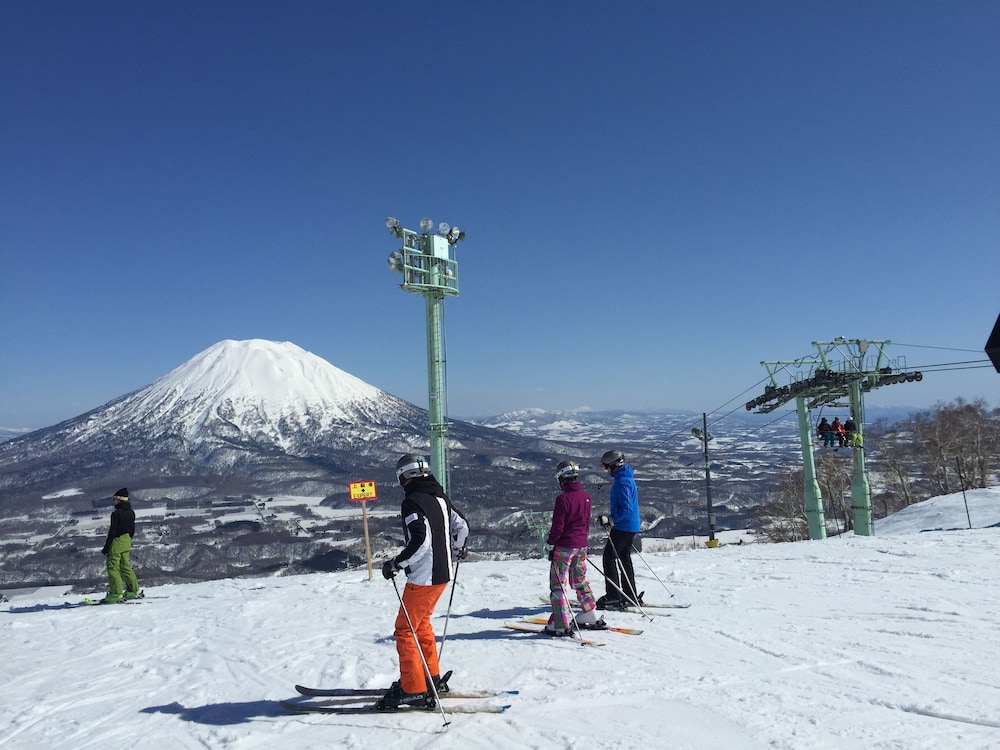 スキー ヒル1 | Holiday Niseko エゾユキ スキー ヒル1 | Holiday Niseko エゾユキ