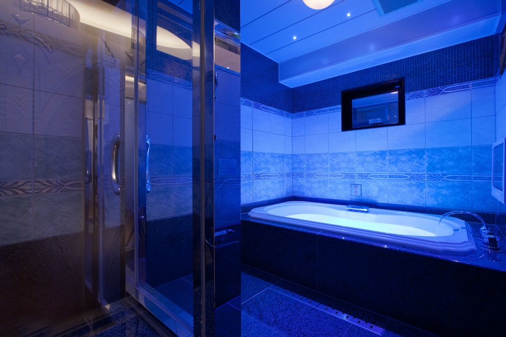 スーペリア ルーム クイーンベッド 1 台 ミストサウナ 深めの浴槽0 | ホテル & スパ J-MEX - アダルト オンリー