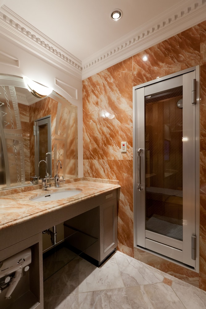 デラックス ルーム クイーンベッド 1 台 ドライサウナ バスルームのシンク0 | ホテル & スパ J-MEX - アダルト オンリー