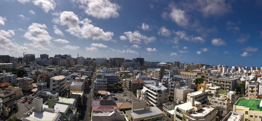 デラックスツインルーム (最上階、バス・トイレ別) セミダブルベッド2台 禁煙 客室2 | スマイルホテル那覇シティリゾート