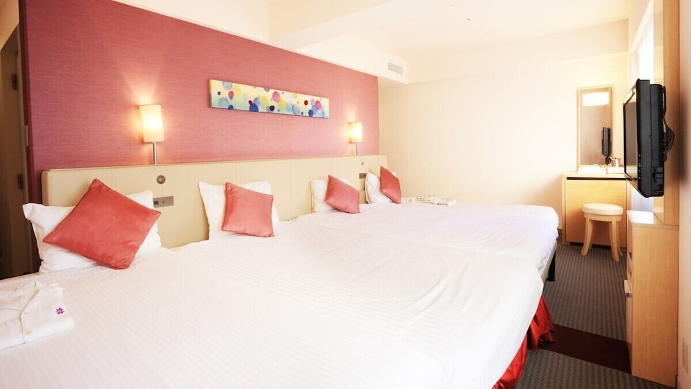 ハリウッドファミリールーム バスルーム2つ付き ベッド4台 | スマイルホテル那覇シティリゾート