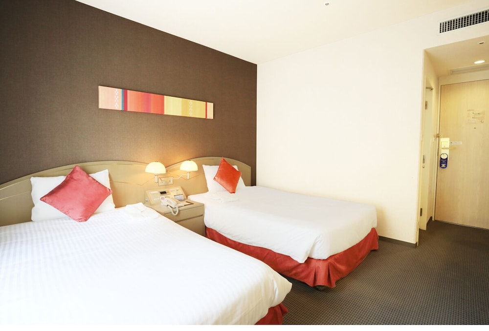 スタンダードツインルーム セミダブルベッド2台 喫煙 | スマイルホテル那覇シティリゾート